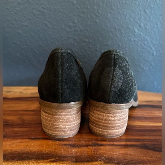 Sofft black suede loafer, sz 6. Like new condition - Picture 3 of 6
